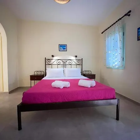 Irini * Kamari (Santorini)